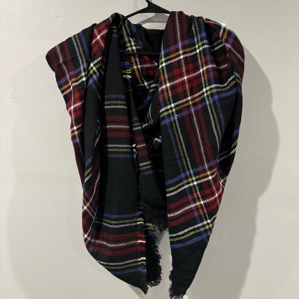 Chic Tartan Fringe Scarf